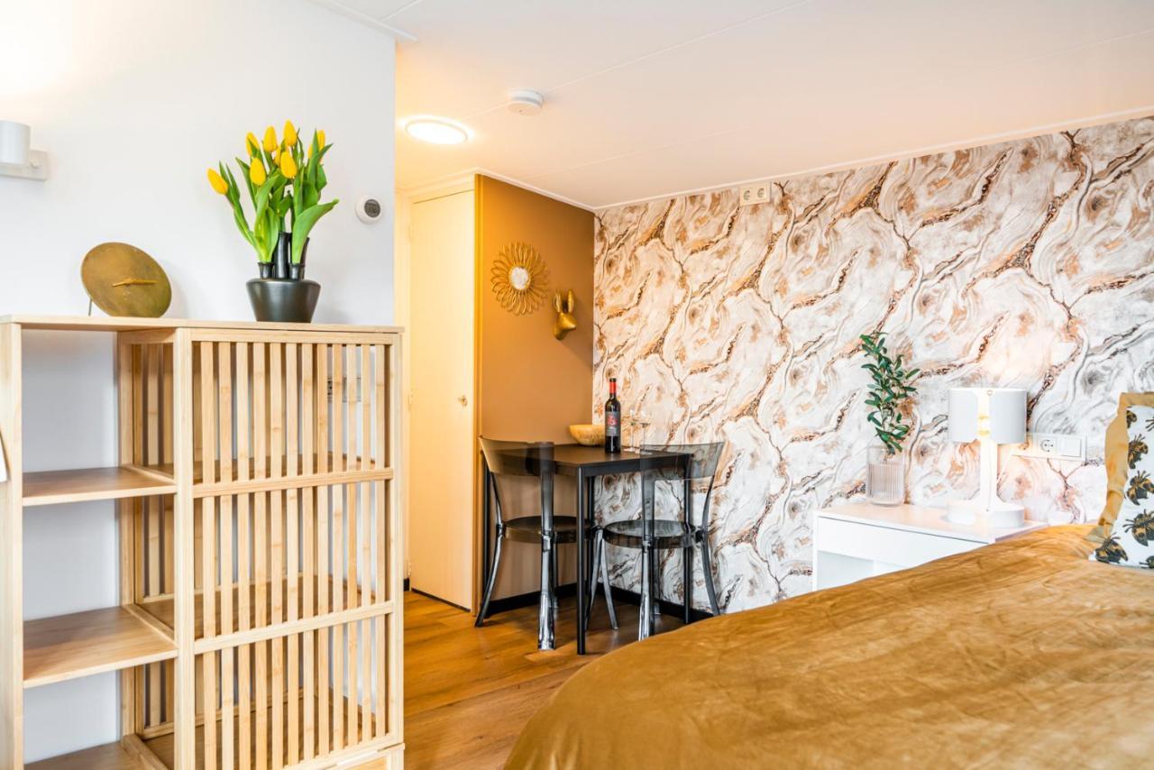 Charley'S Wellness Suite เวชต์คาเปลเล ภายนอก รูปภาพ